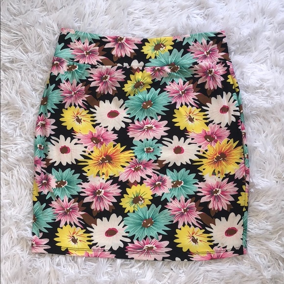 Dresses & Skirts - Floral skirt